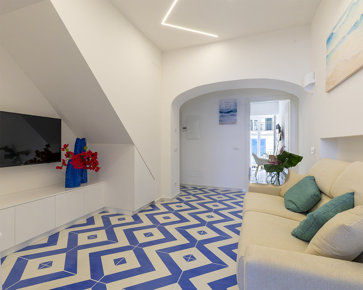 Soggiorno della suite Isabel a Ischia Ponte